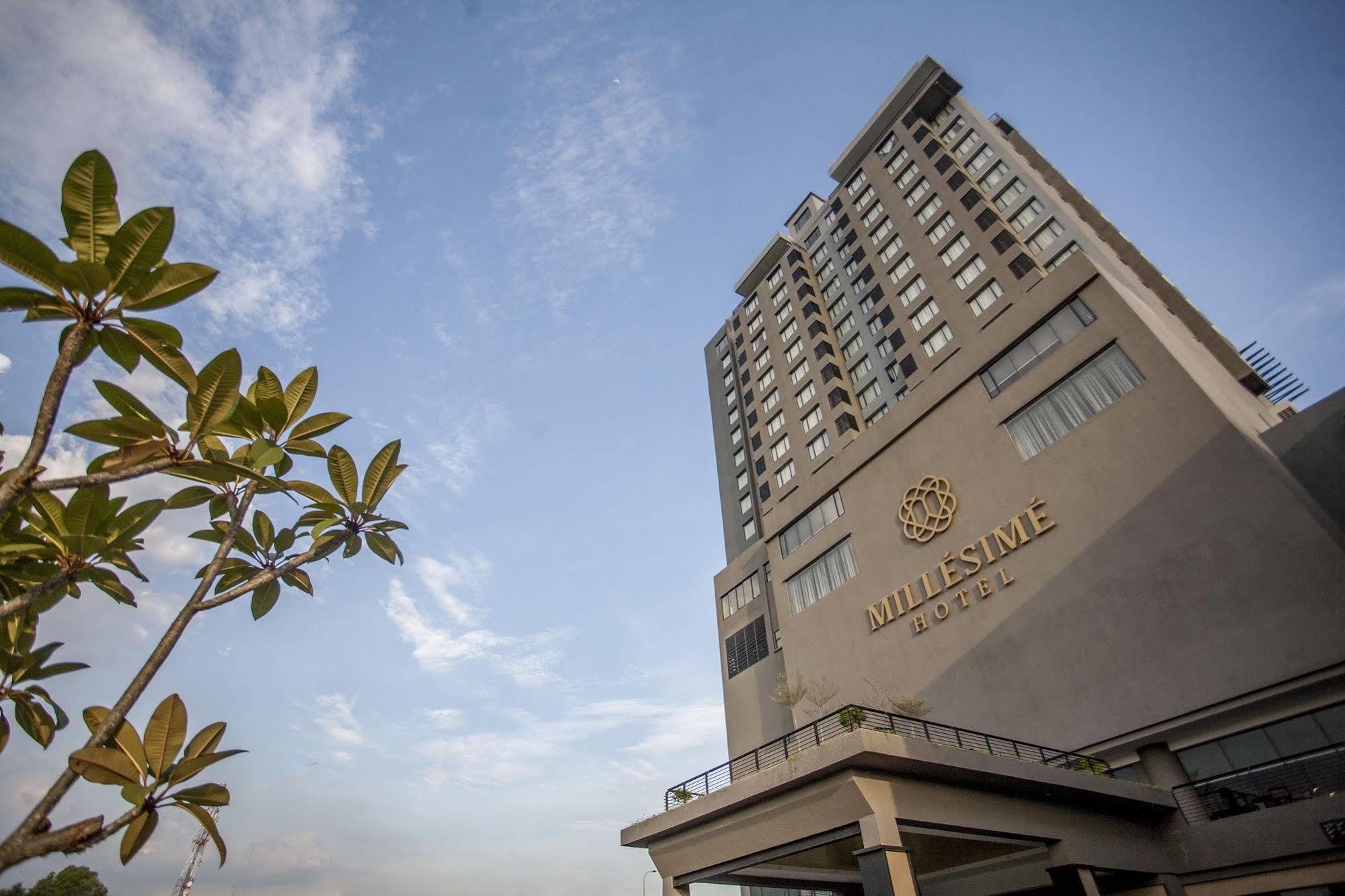 Millesime Hotel Johor Bahru Ngoại thất bức ảnh